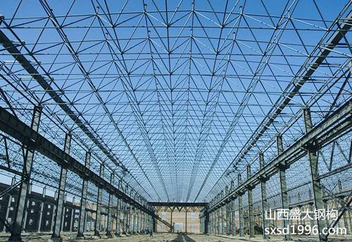 工程建設時鋼結構和網(wǎng)架結構我們要如何選擇？