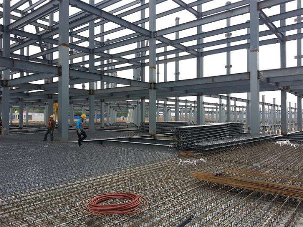 鋼筋桁架樓承板廠家：除了價(jià)格，你還需了解這些